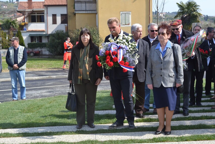 Spominska slovesnost v Strunjanu v spomin na otroške žrtve nasilnih fašistov