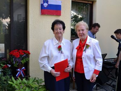 Odkritje spominske plošče v Postojni 