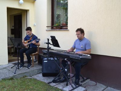 Odkritje spominske plošče v Postojni 