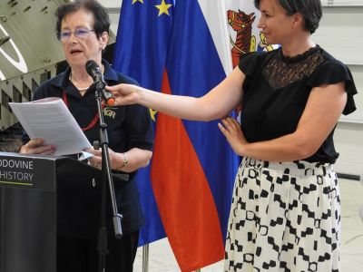 Bruna Olenik je recitirala pesem Domovina (Janko Sever) 