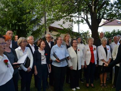 Odkritje spominske plošče v Postojni 