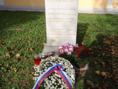 Polaganje cvetja ob 1. novembru v OE Postojna-Pivka 